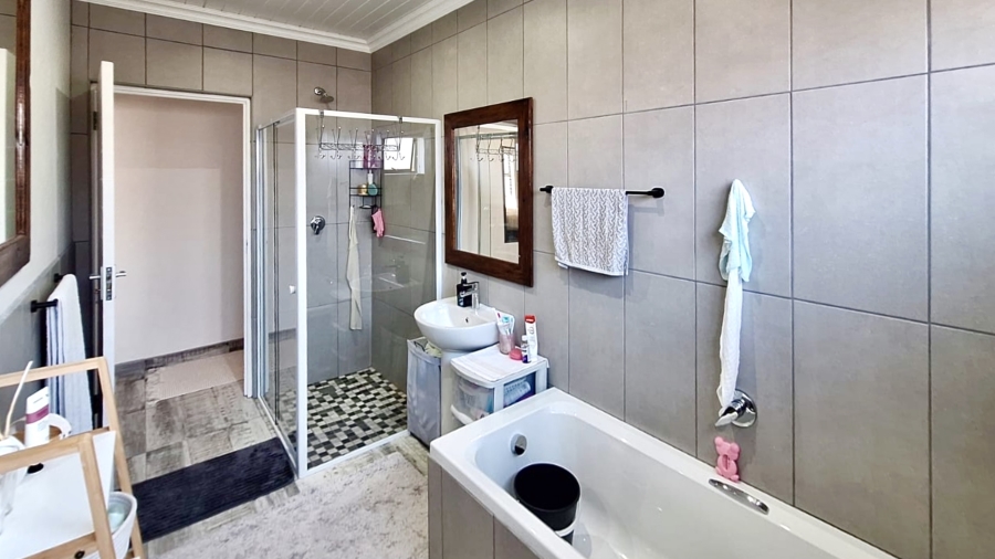 3 Bedroom Property for Sale in Port Owen Western Cape